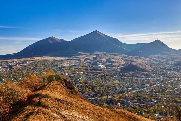 Автобус| Абхазия в цветах, солнце и тишине